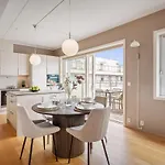 112 Sqm Penthouse With An Omg Fjord View *