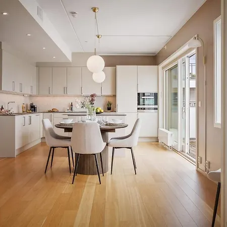 112 Sqm Penthouse With An Omg Fjord View Apartmán *
