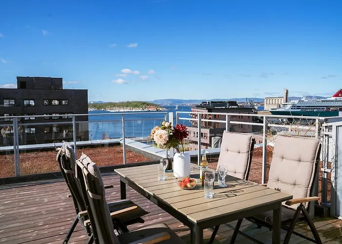 112 Sqm Penthouse With An Omg Fjord View Lägenhet