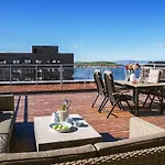 112 Sqm Penthouse With An Omg Fjord View Lägenhet